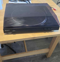 Load image into Gallery viewer, Sony PS-LX250H (Turntable)
